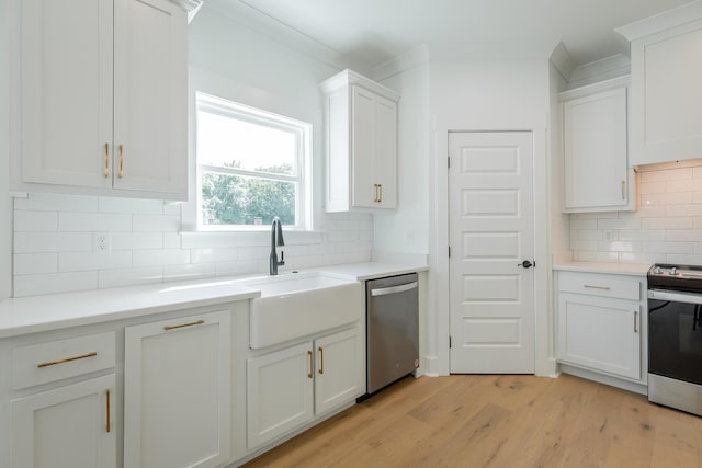 9532 N Valley Trl, Ooltewah, TN 37363 - kitchen featuring stainless steel appliances, light wood-type flooring, backsplash, white cabinetry, and a sink