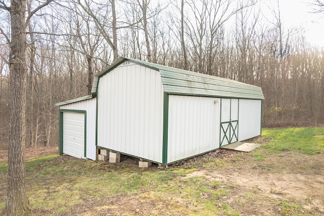 view of outdoor structure featuring an outdoor structure