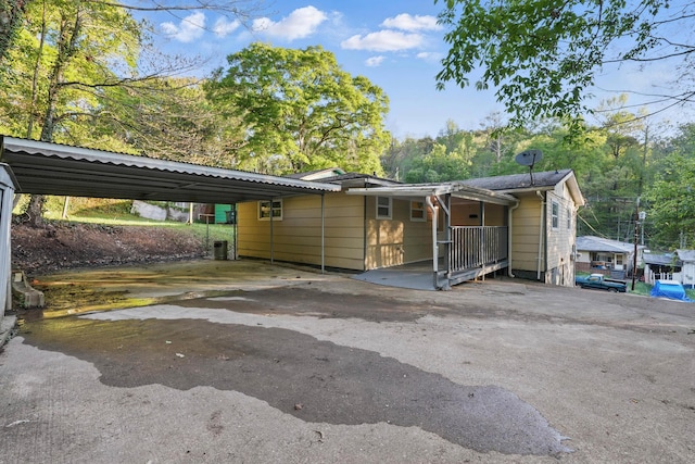 5503 Oleary St, Chattanooga, TN 37410 - view of front of property featuring a carport and driveway