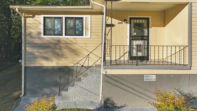 5503 Oleary St, Chattanooga, TN 37410 - view of exterior entry featuring crawl space
