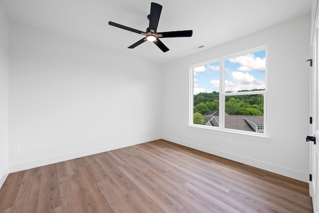 3354 Hawks Creek Dr, Apison, TN 37302 - spare room featuring light wood finished floors and a ceiling fan