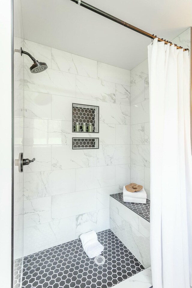 2041 Linwood Cir, Soddy Daisy, TN 37379 - full bathroom featuring tiled shower