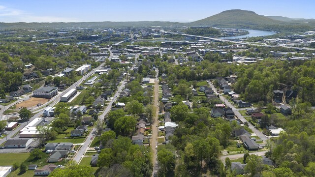 811 Snow St, Chattanooga, TN 37405 - bird's eye view featuring a water and mountain view