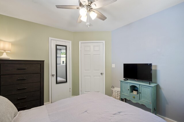 811 Snow St, Chattanooga, TN 37405 - bedroom with a ceiling fan and baseboards