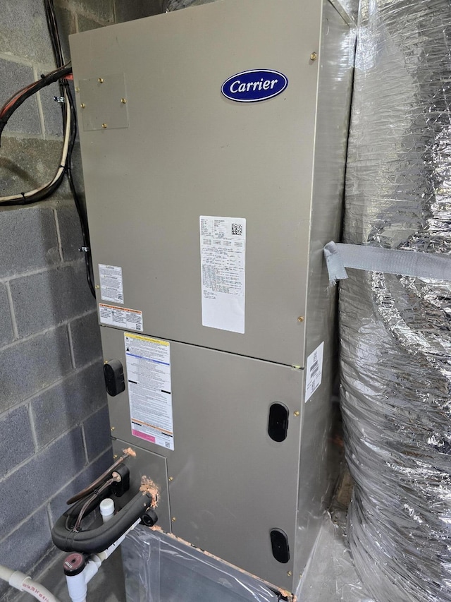 43 Miller Cove Cir, Signal Mountain, TN 37377 - utility room with heating unit