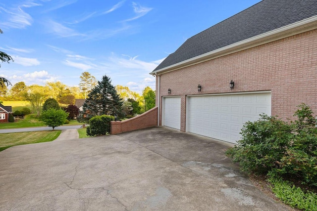 7111 River Run Dr, Chattanooga, TN 37416 - garage with concrete driveway