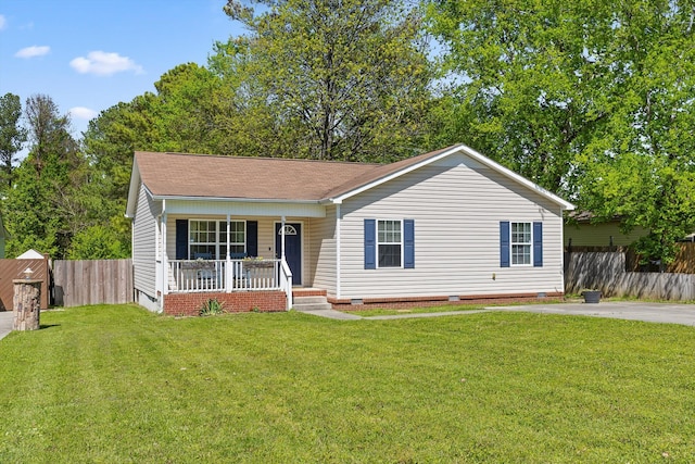 ranch-style home with fence, a porch, a front lawn, and crawl space