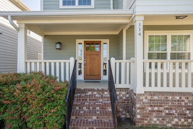 114 W 19th St, Chattanooga, TN 37408 - view of exterior entry with a porch