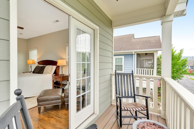 114 W 19th St, Chattanooga, TN 37408 - balcony with visible vents