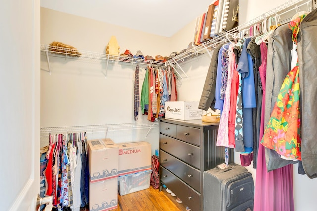 114 W 19th St, Chattanooga, TN 37408 - spacious closet featuring wood finished floors