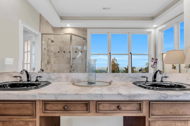 381 E View Dr, Chattanooga, TN 37404 - full bath featuring double vanity and a stall shower