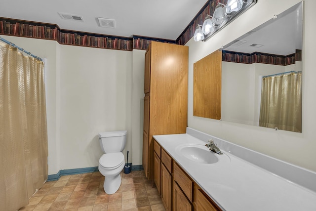 6434 Waconda Point Rd, Harrison, TN 37341 - full bath with toilet, vanity, baseboards, and visible vents