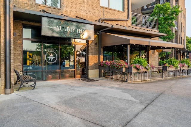 200 Manufacturers Rd Apt 727, Chattanooga, TN 37405 - doorway to property with brick siding