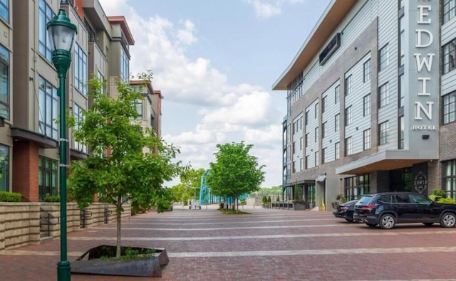 129 Walnut St Unit 322, Chattanooga, TN 37403 - view of decorative road featuring street lighting and curbs