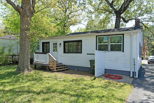3 Whirlaway Dr, Chattanooga, TN 37421 - single story home featuring a chimney and a front lawn
