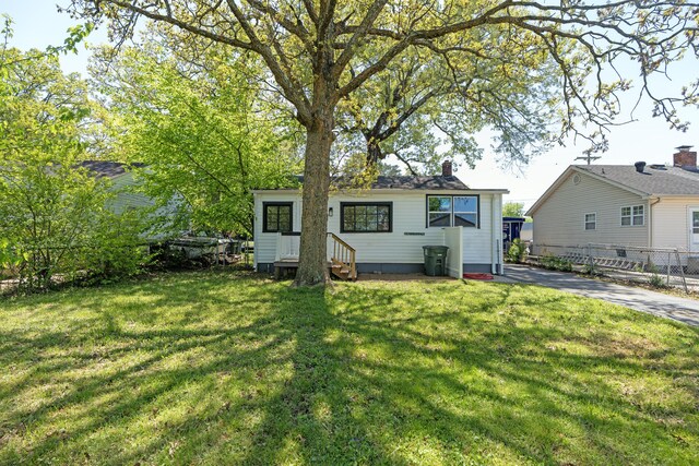 3 Whirlaway Dr, Chattanooga, TN 37421 - rear view of house featuring a yard, entry steps, and fence