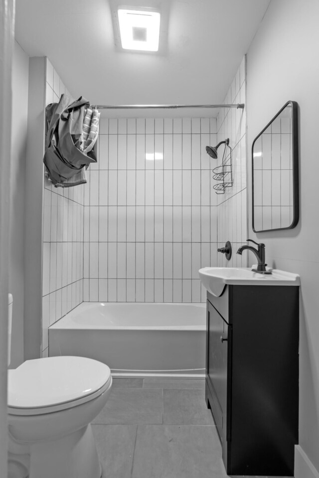 3 Whirlaway Dr, Chattanooga, TN 37421 - bathroom featuring vanity, bathtub / shower combination, and toilet