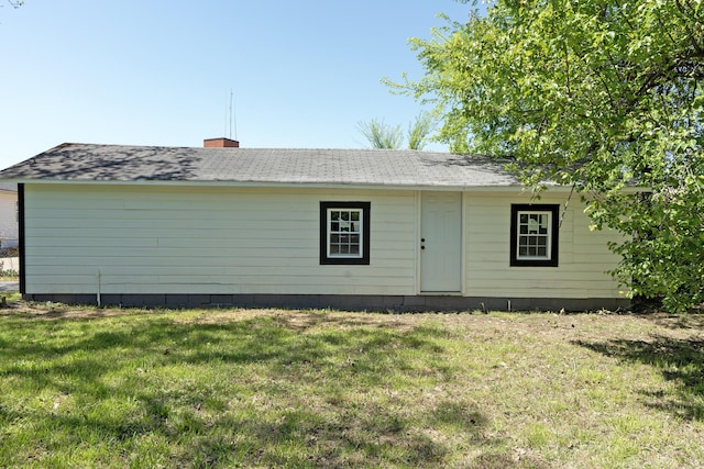 3 Whirlaway Dr, Chattanooga, TN 37421 - back of property with roof with shingles and a lawn