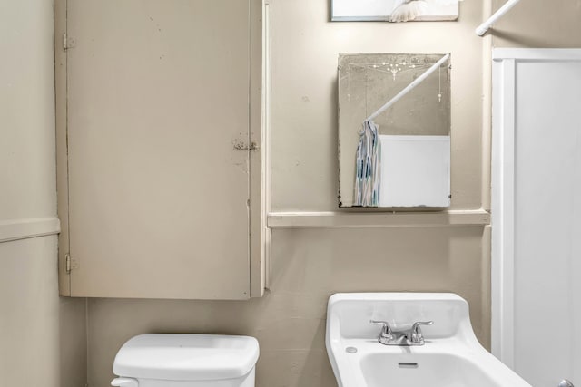 3300 Redding Rd, Chattanooga, TN 37415 - bathroom with toilet and a sink