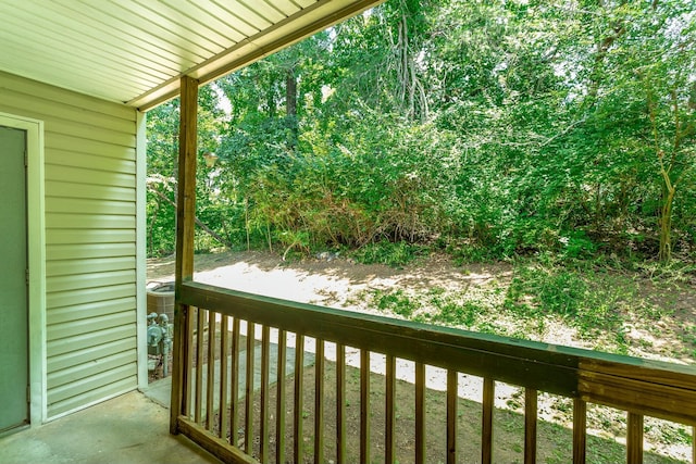 balcony featuring covered porch