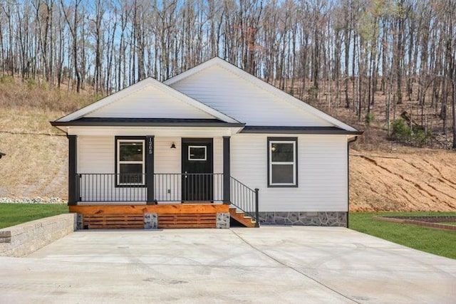 view of front of house featuring covered porch
