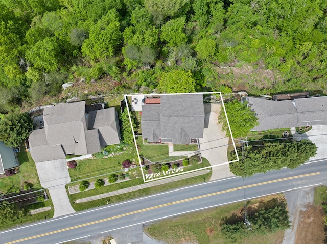 8761 Scenic Hwy, Lookout Mountain, GA 30750 - aerial view of property and surrounding area featuring property parcel outlined