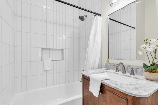 5107 Beulah Ave, Chattanooga, TN 37409 - full bathroom with shower / tub combo and vanity
