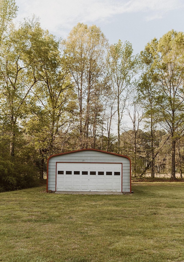 view of detached garage