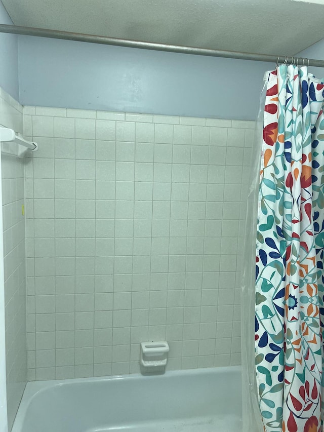 2288 Edgmon Forest Ln, Chattanooga, TN 37421 - bathroom with shower / tub combo with curtain