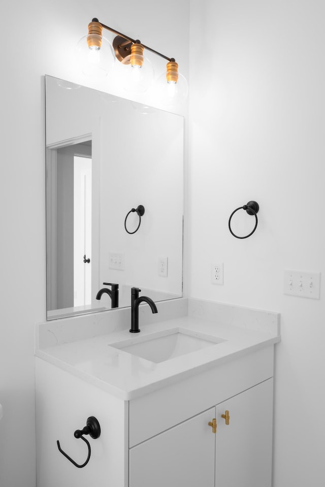 943 Montague Pl, Chattanooga, TN 37408 - bathroom with vanity