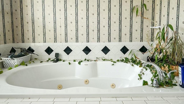 bathroom featuring a whirlpool tub