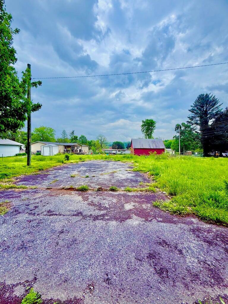 326 Church St, Graysville, TN 37338 - photo 1
