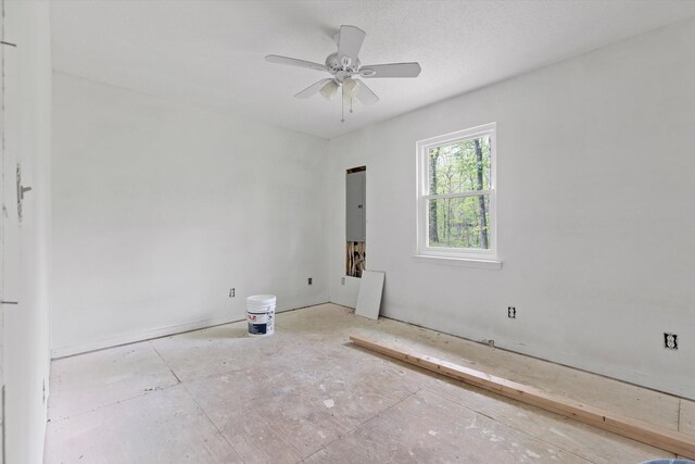 6475 Polly Ln, Signal Mountain, TN 37377 - unfurnished room featuring ceiling fan