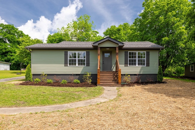 378 Warren St, Rossville, GA 30741 - view of front of home featuring a shingled roof, crawl space, and a front yard