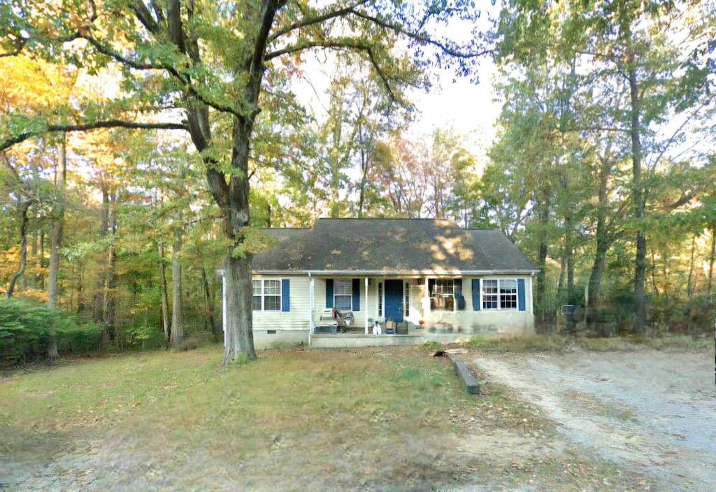 405 Spring St, Monteagle, TN 37356 - single story home with covered porch and crawl space