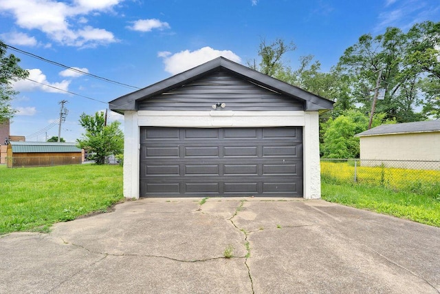 view of detached garage