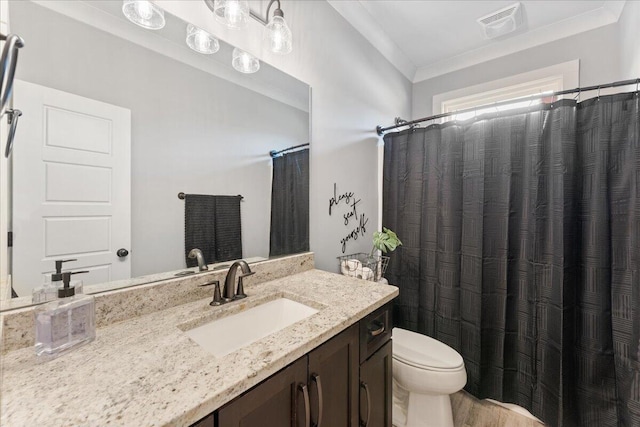 full bath featuring visible vents, wood finished floors, vanity, toilet, and a shower with shower curtain