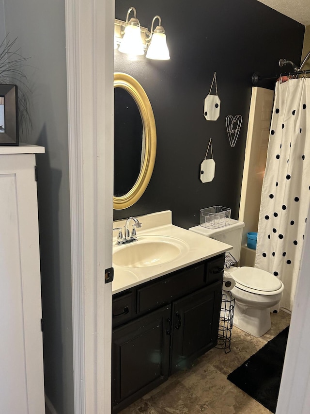 8721 Forest Pond Dr, Harrison, TN 37341 - full bathroom featuring vanity, toilet, and curtained shower