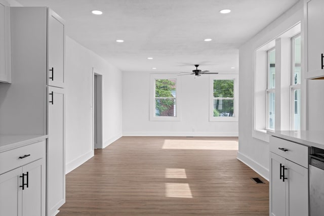 2917 Crescent Cir, Chattanooga, TN 37407 - interior space featuring ceiling fan, visible vents, wood finished floors, baseboards, and recessed lighting
