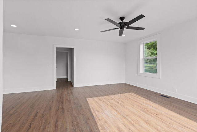 2917 Crescent Cir, Chattanooga, TN 37407 - unfurnished room with ceiling fan, dark wood-style flooring, recessed lighting, and visible vents