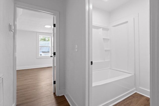 2917 Crescent Cir, Chattanooga, TN 37407 - bathroom with baseboards and wood finished floors