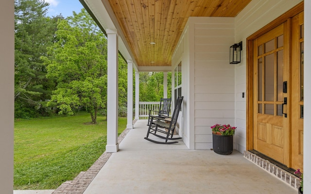 6949 Sawyer Rd, Signal Mountain, TN 37377 - porch featuring a lawn