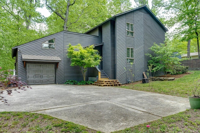 612 Carolina Ave, Signal Mountain, TN 37377 - view of side of property featuring concrete driveway