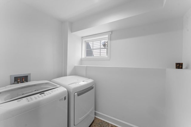 332 Oliver St, Chattanooga, TN 37405 - laundry area with washing machine and clothes dryer and baseboards