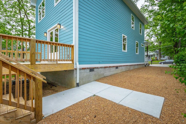 2111 Ivy St, Chattanooga, TN 37404 - view of side of property featuring a deck and crawl space