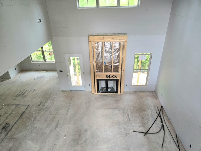 10586 Brownspring Dr Unit 113, Apison, TN 37302 - unfurnished living room with healthy amount of natural light