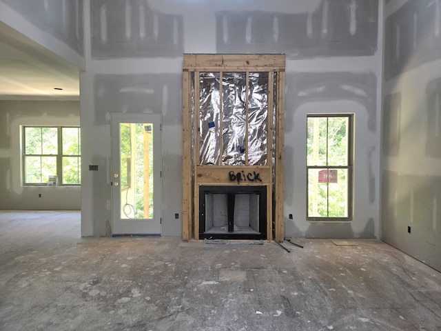 10586 Brownspring Dr Unit 113, Apison, TN 37302 - unfurnished living room featuring plenty of natural light