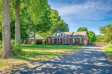 192 Ben La Dr, Mcminnville, TN 37110 - photo 1