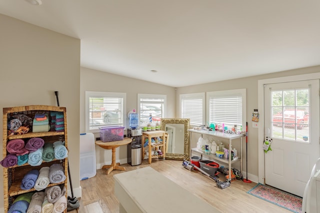 109 Sequoia Dr, Chattanooga, TN 37411 - game room featuring light wood-style flooring, lofted ceiling, plenty of natural light, and baseboards