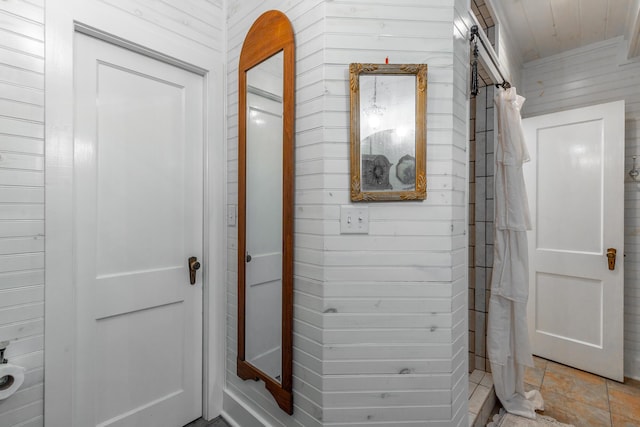 204 Lee-Gordon Mill Rd, Chickamauga, GA 30707 - hall featuring wooden walls and a barn door